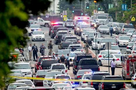 Navy Yard incident shows news travels fast, but rumors move faster